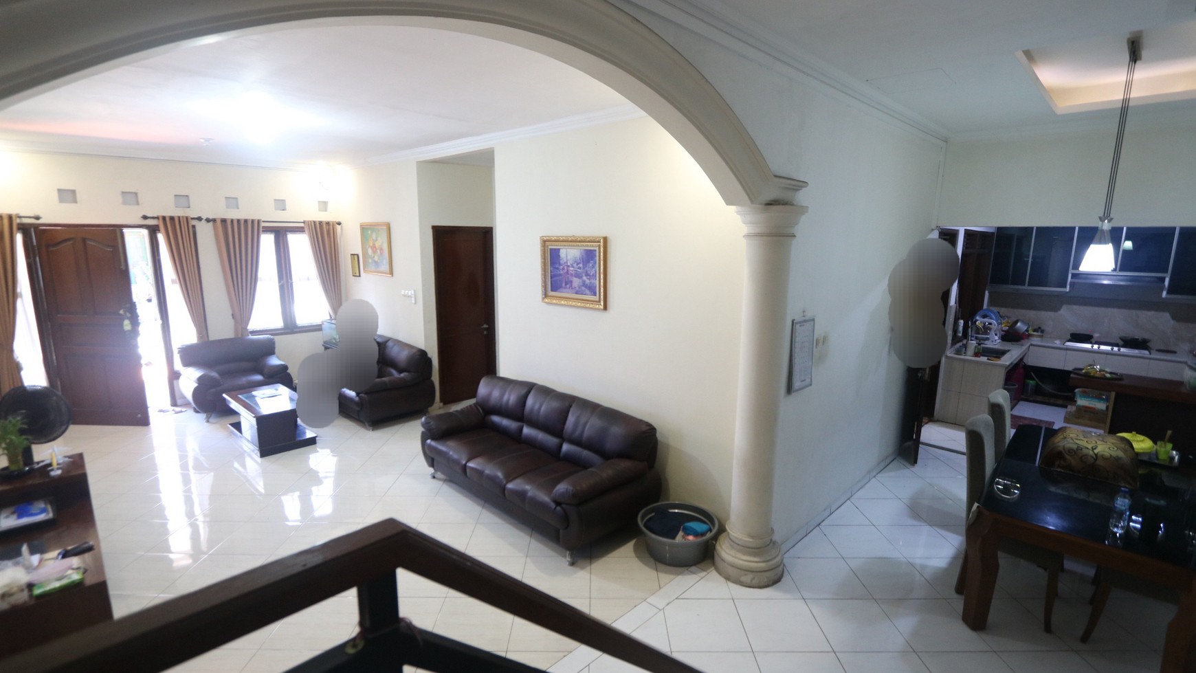 DIJUAL RUMAH HOMEY & COZY DI LOKASI STRATEGIS & ASRI CIRENDEU, BISA UNTUK KANTOR, USAHA / A homey & strategic house in Cirendeu FOR SALE