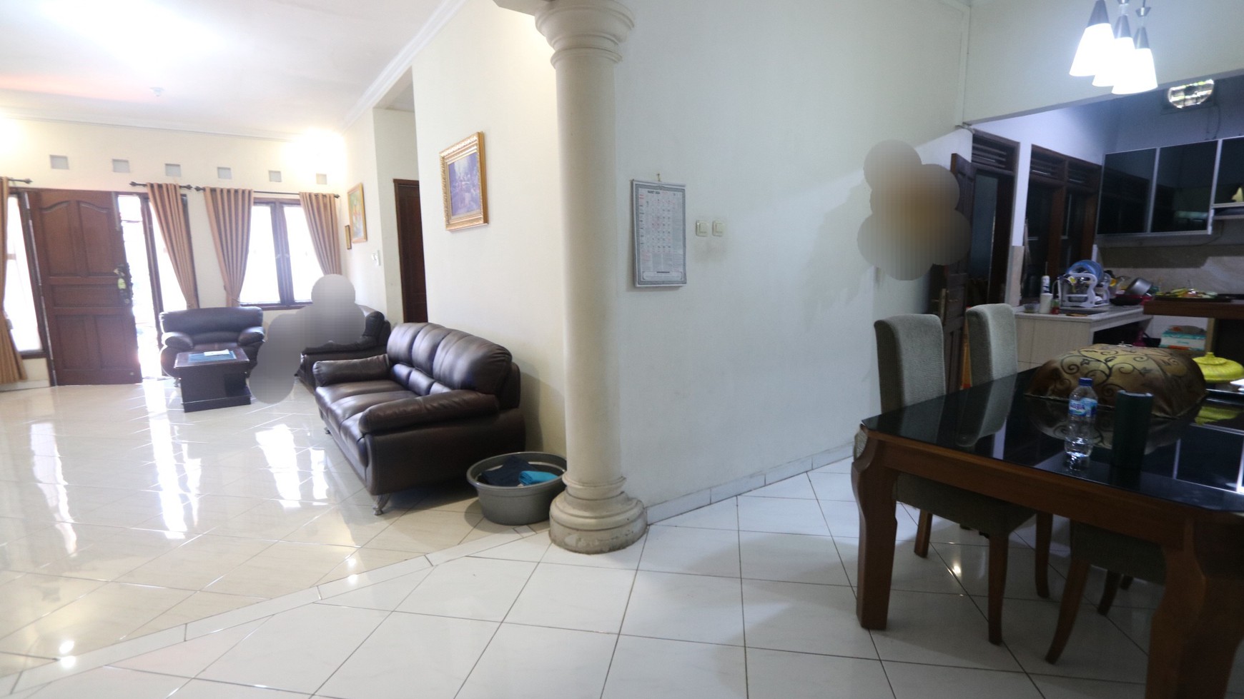 DIJUAL RUMAH HOMEY & COZY DI LOKASI STRATEGIS & ASRI CIRENDEU, BISA UNTUK KANTOR, USAHA / A homey & strategic house in Cirendeu FOR SALE