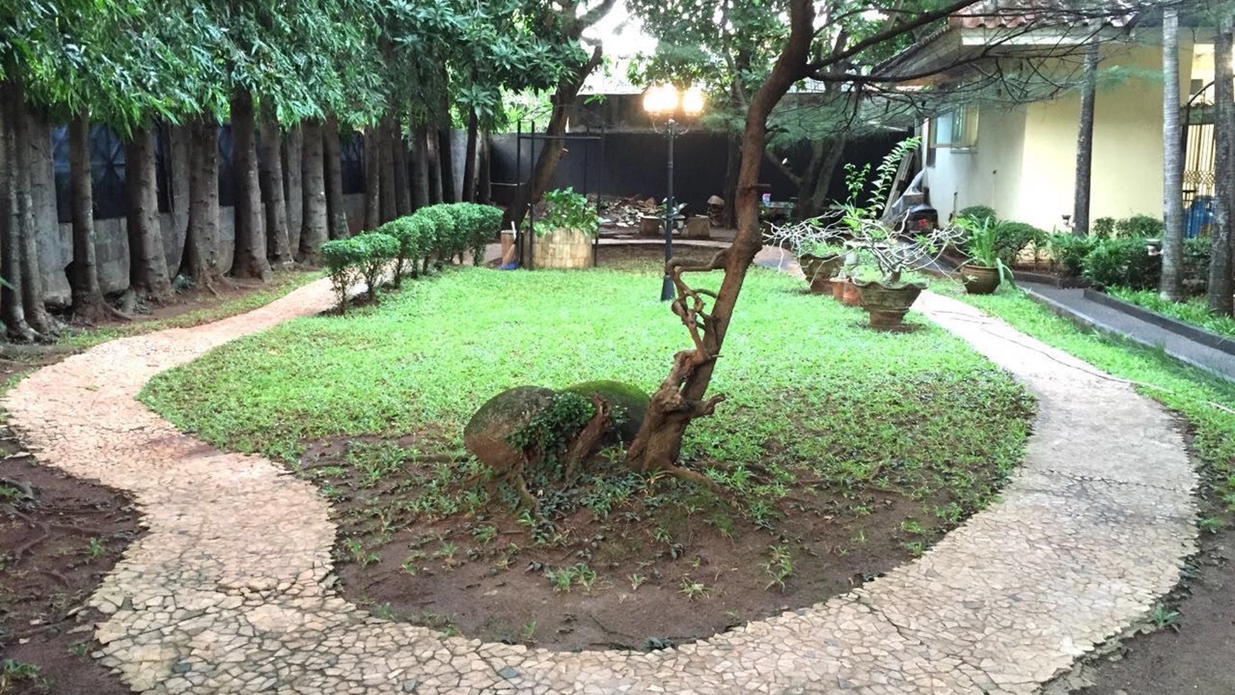 Rumah Mewah, Luas dan Asri di Pondok Aren Bintaro