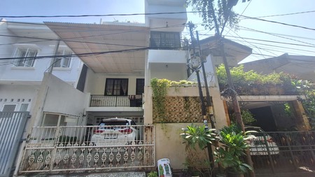 Rumah 3 lantai bagus, harga Nego , lokasi strategis di BCS Kelapa Gading