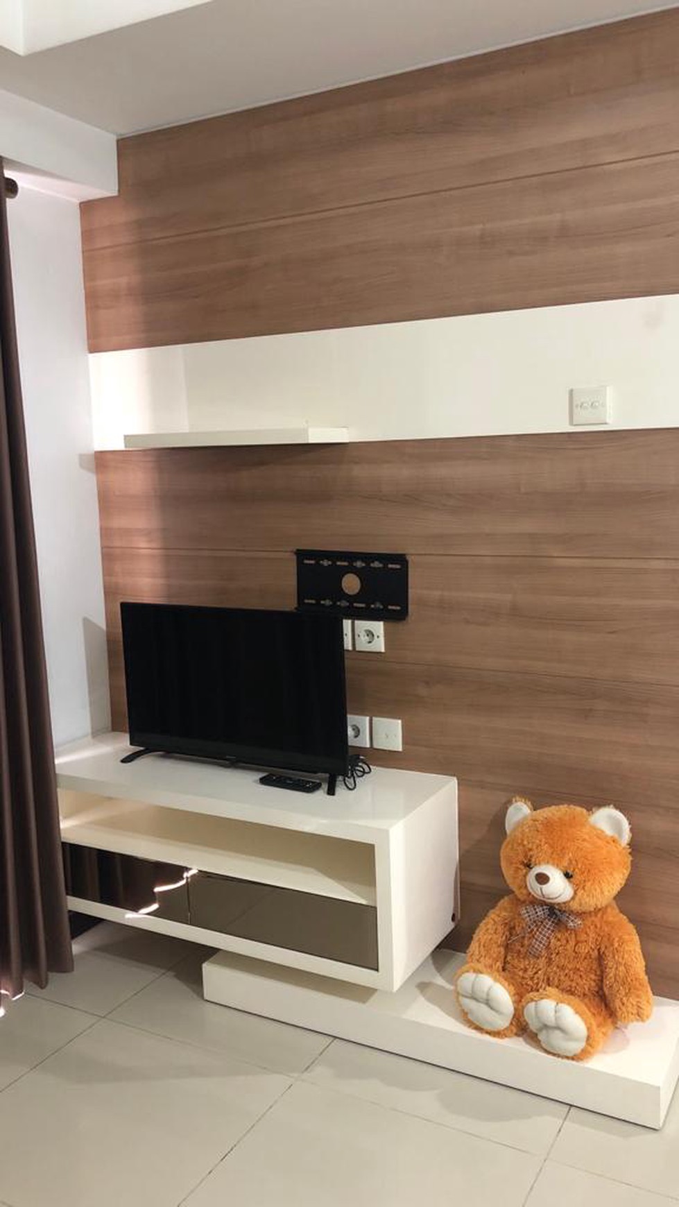 Disewakan Apartemen Waterplace Tower A, Lantai Rendah. Pakuwon Indah