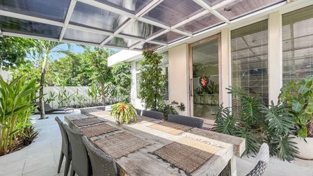 Freehold villa in Kerobokan Close Seminyak Bali