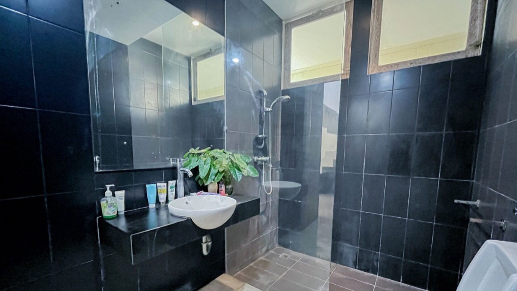 Freehold villa in Kerobokan Close Seminyak Bali