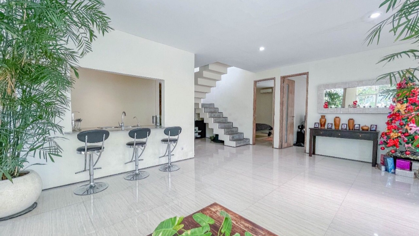 Freehold villa in Kerobokan Close Seminyak Bali