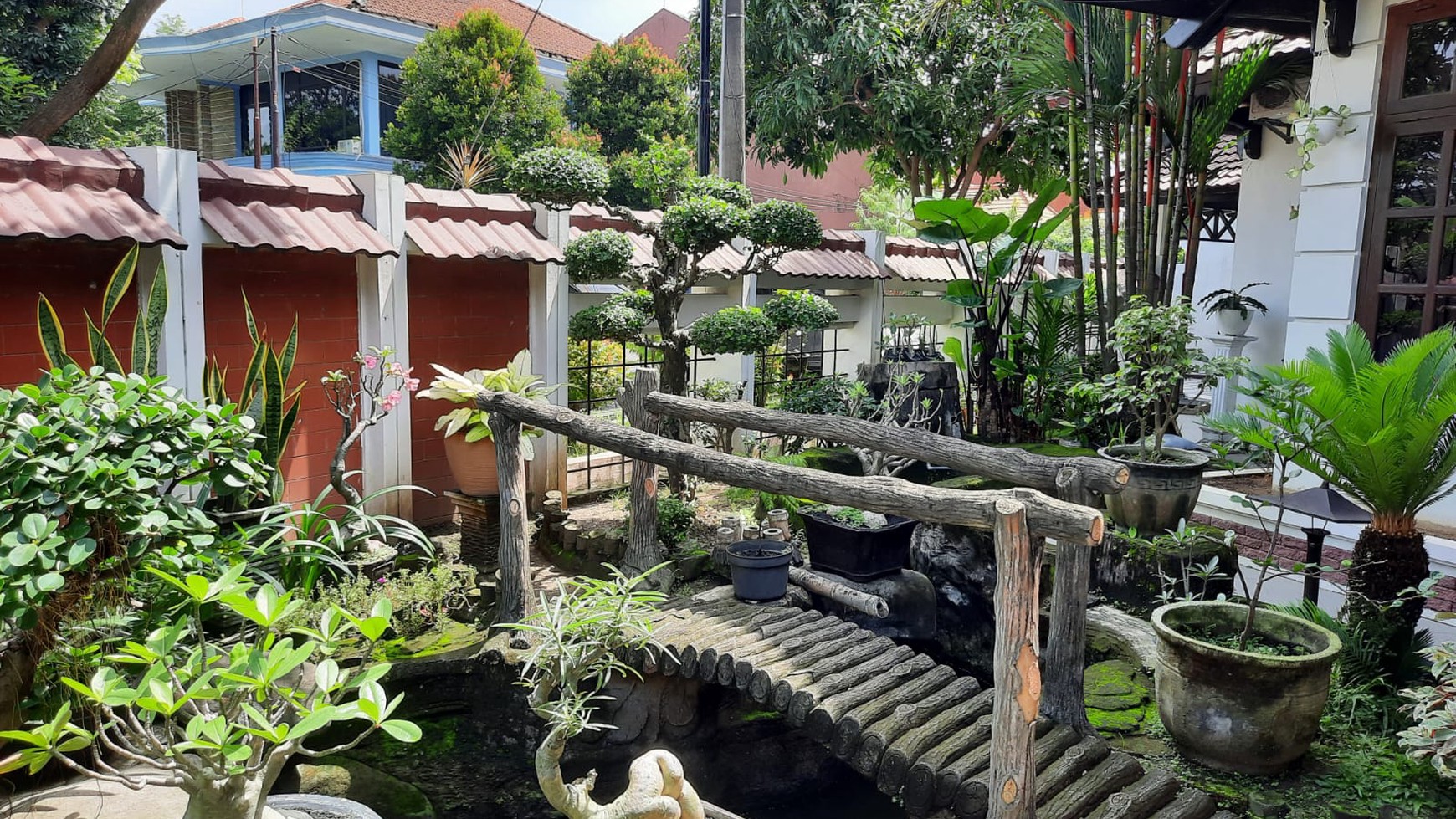 Rumah Siap Huni 2 Lantai SHM Tengah Kota Surabaya Harga Spesial