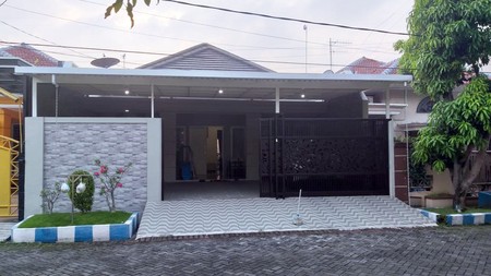Rumah di Manyar Jaya Surabaya Timur, Cocok orang tua dengan keluarga besarnya, Full Furnished, SIAP HUNI !!!