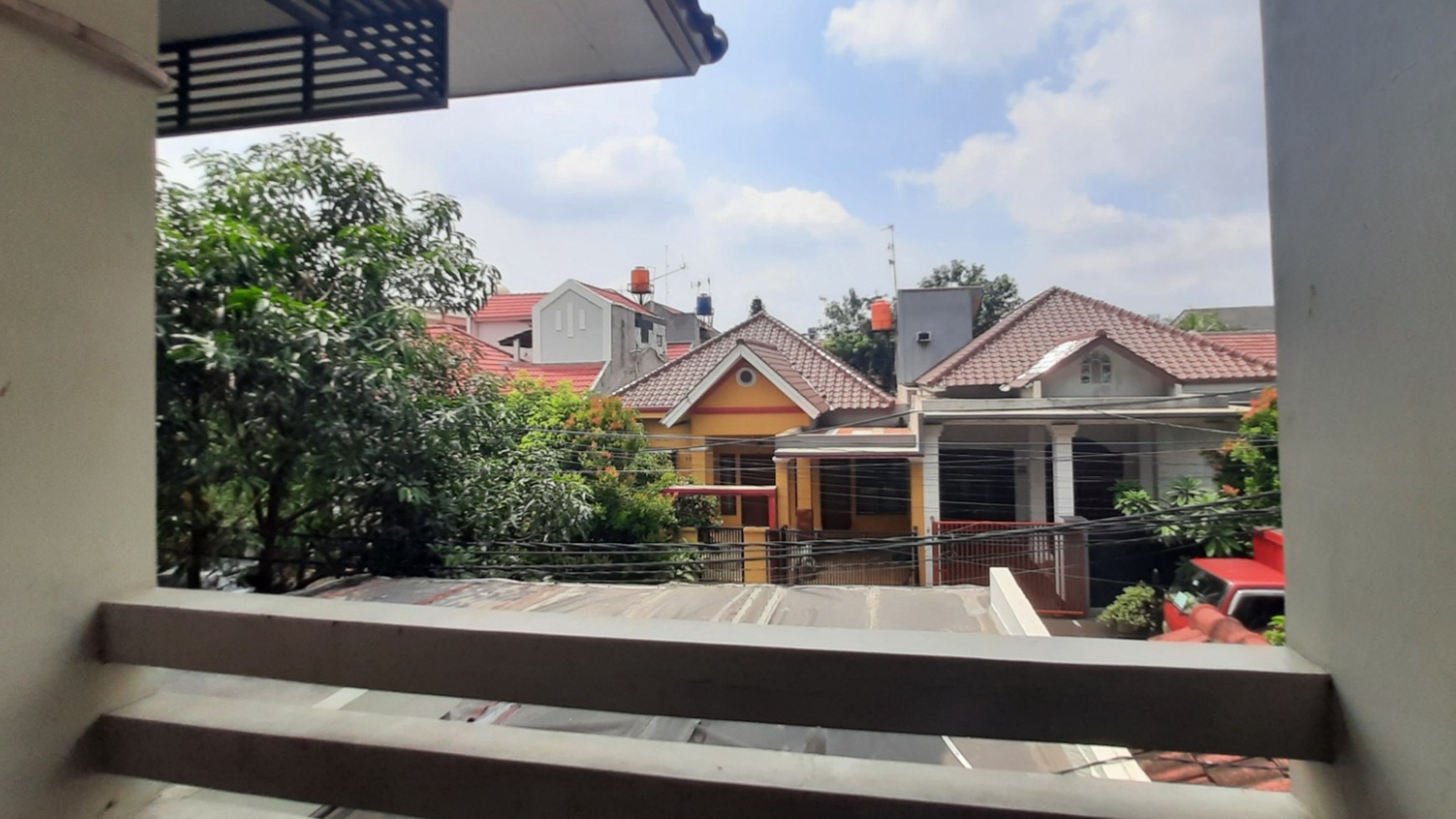 Jual Rumah Mewah di Taman Galaxy, Jakasampurna, Bekasi Barat - Lokasi Strategis dan Siap Huni