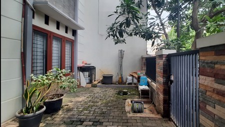 Lokasi strategis dan siap huni : Jual Rumah Mewah di Taman Galaxy, Jakasampurna, Bekasi Barat.