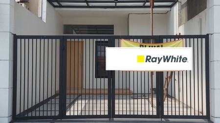 Rumah baru 2 lantai Exlussive  Jemur Andayani