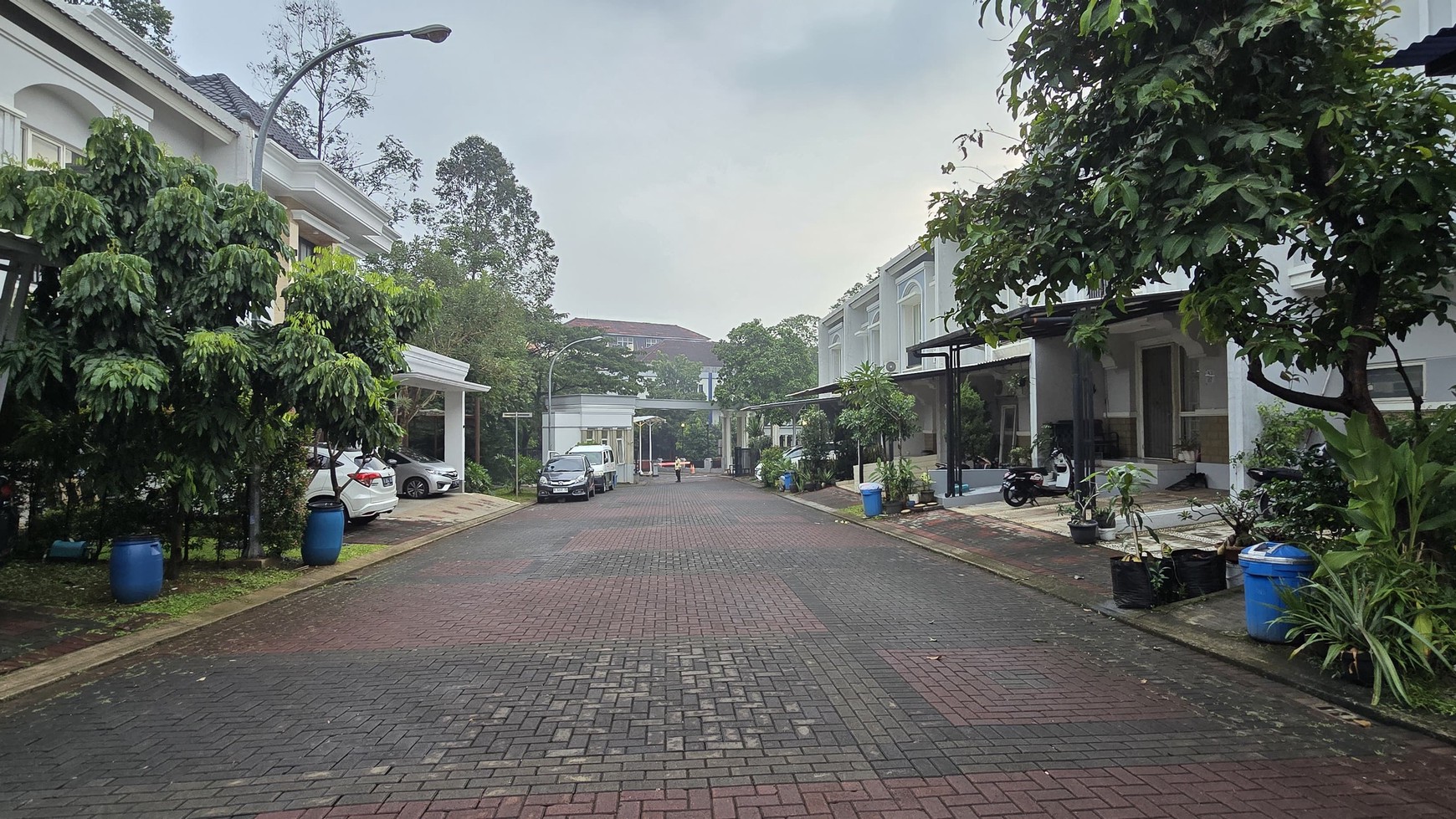 Rumah di Cluster SEVILLA PARK, Kencana Loka BSD CITY, di belakang sekolah Stella Maris