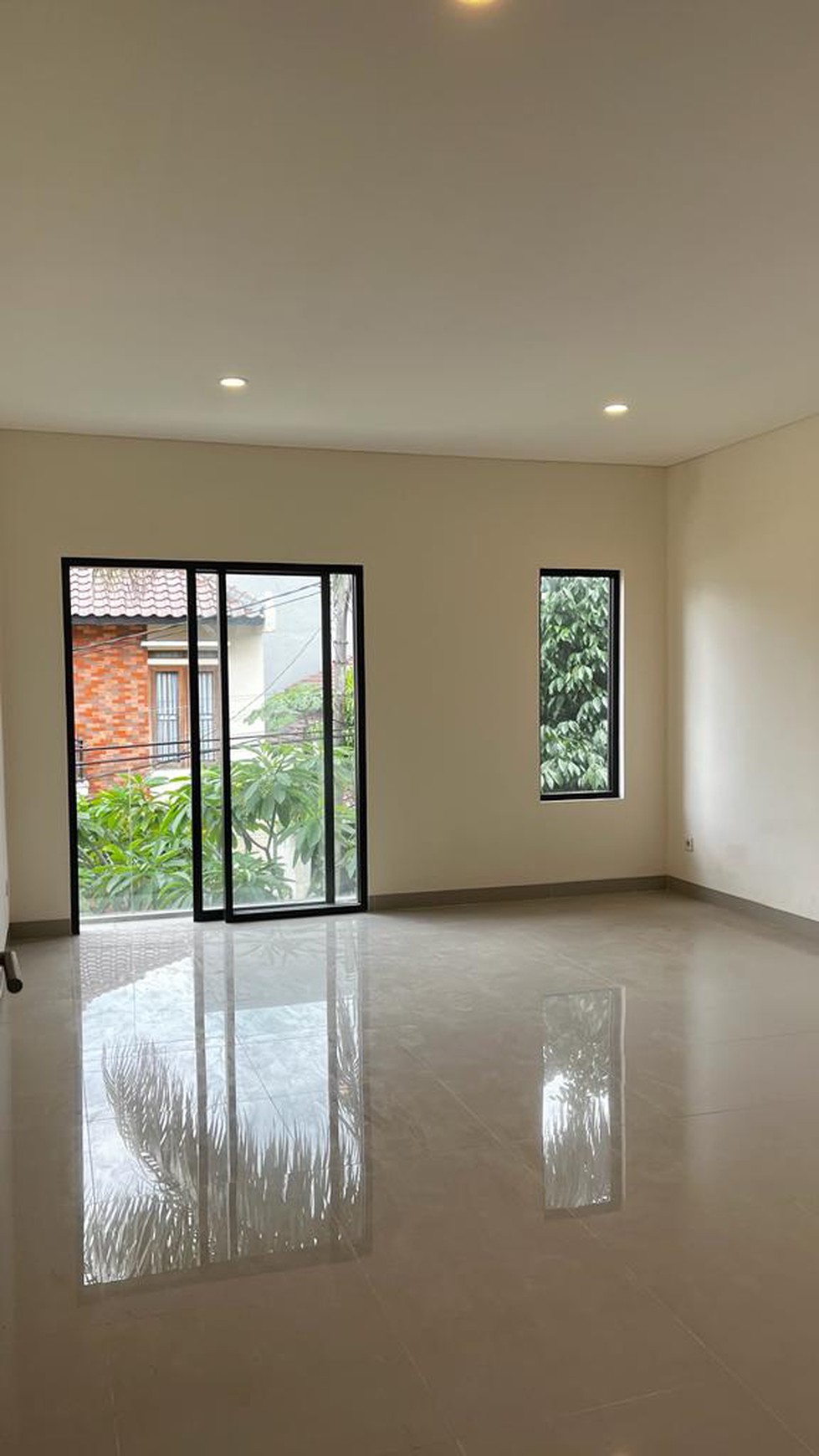 Rumah Baru,Bagus di Kucica Bintaro Jaya Sektor 9.