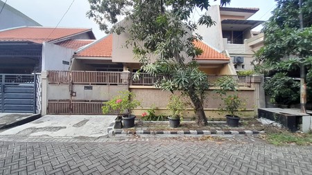 Rumah Luas Rungkut Asri Timur Dekat Kampus Row Jalan Lebar