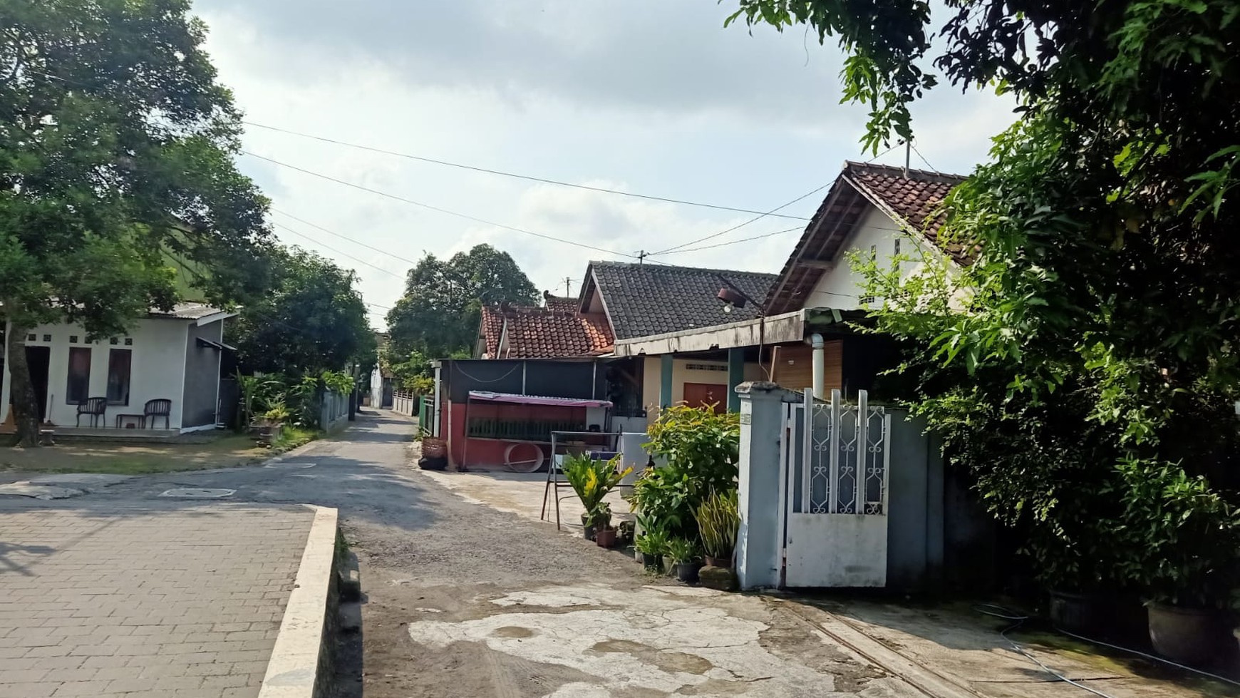 DIJUAL Rumah Berlahan Luas 200 m ke Jl.Damai, Sleman