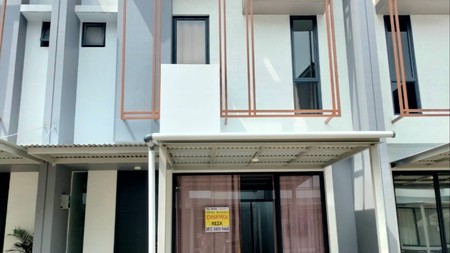 Hot Rent. Rumah 2 Lantai Yuthica, BSD