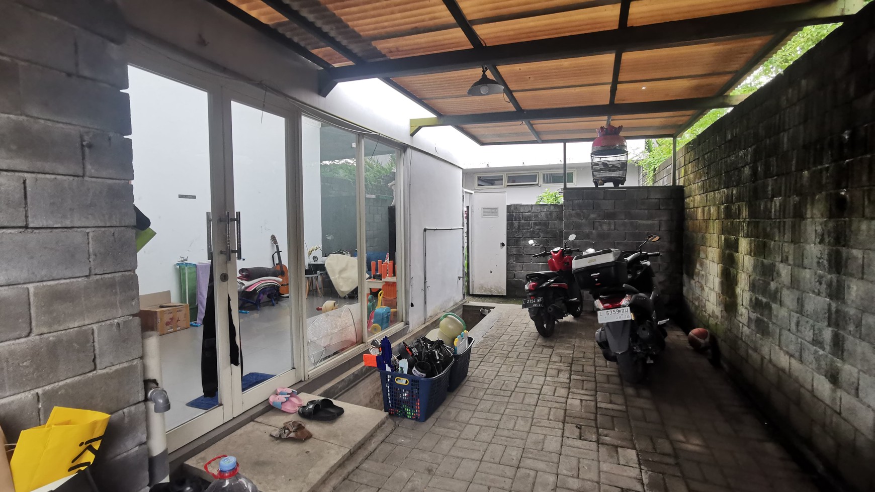 Rumah SHM 1 Lantai Halaman Luas Surabaya Timur