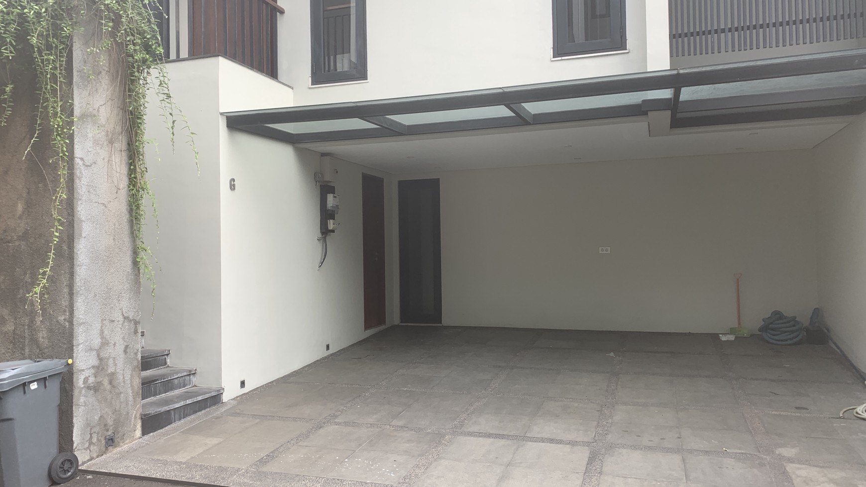 FOR RENT BEAUTIFUL AND MODERN HOUSE AT CIPETE, JAKARTA SELATAN