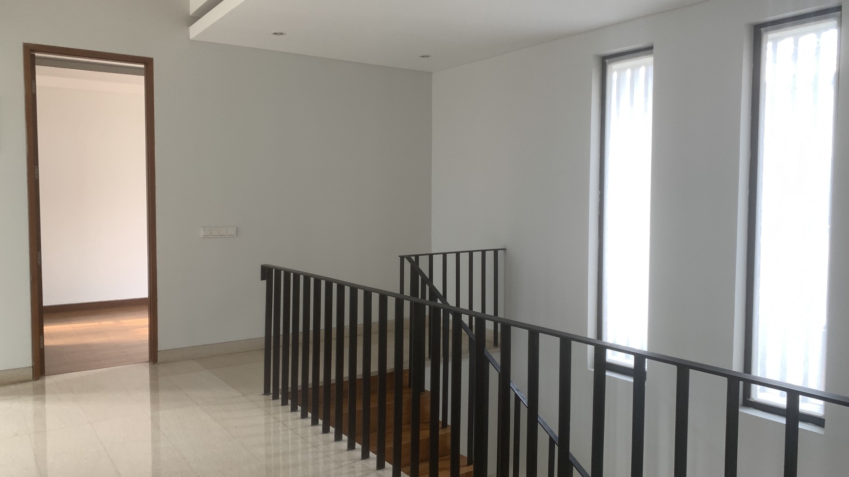 FOR RENT BEAUTIFUL AND MODERN HOUSE AT CIPETE, JAKARTA SELATAN