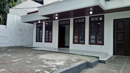 Comfortable house at Senopati area suitable for office