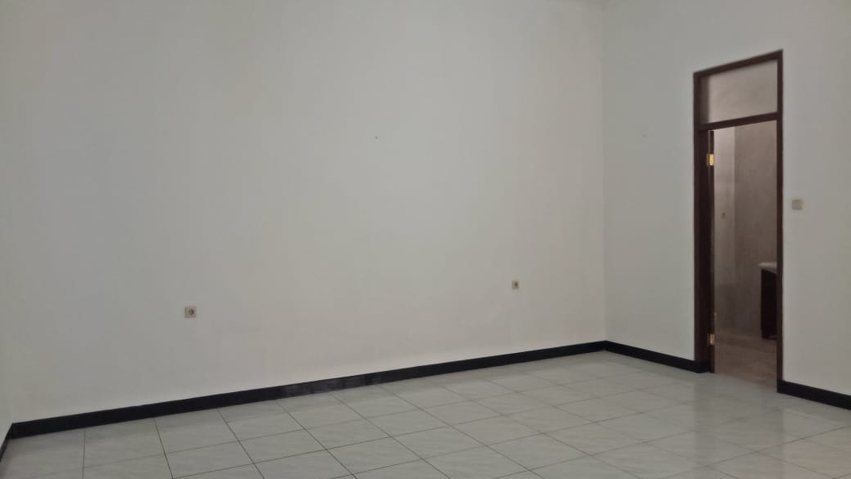 Comfortable house at Senopati area suitable for office