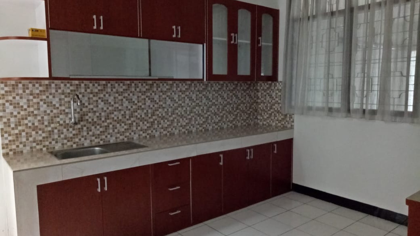 Comfortable house at Senopati area suitable for office