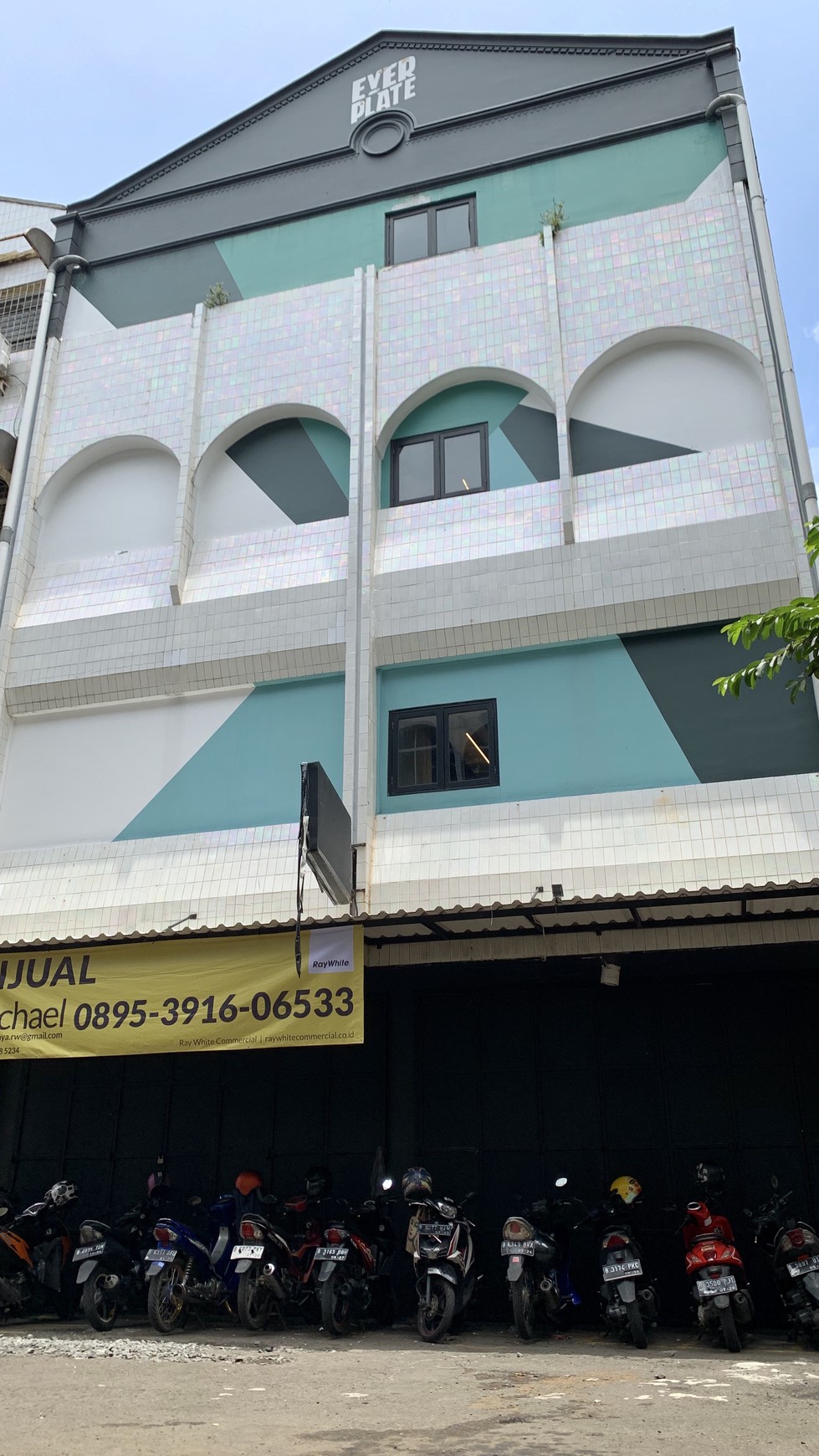 Dijual Ruko Gandeng 2 Unit Harga Dibawah NJOP Siap Pakai Dekat Pusat Kota Di Pintu Air Pasar Baru, Jakarta Pusat