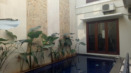 Luxury house in Senayan area 