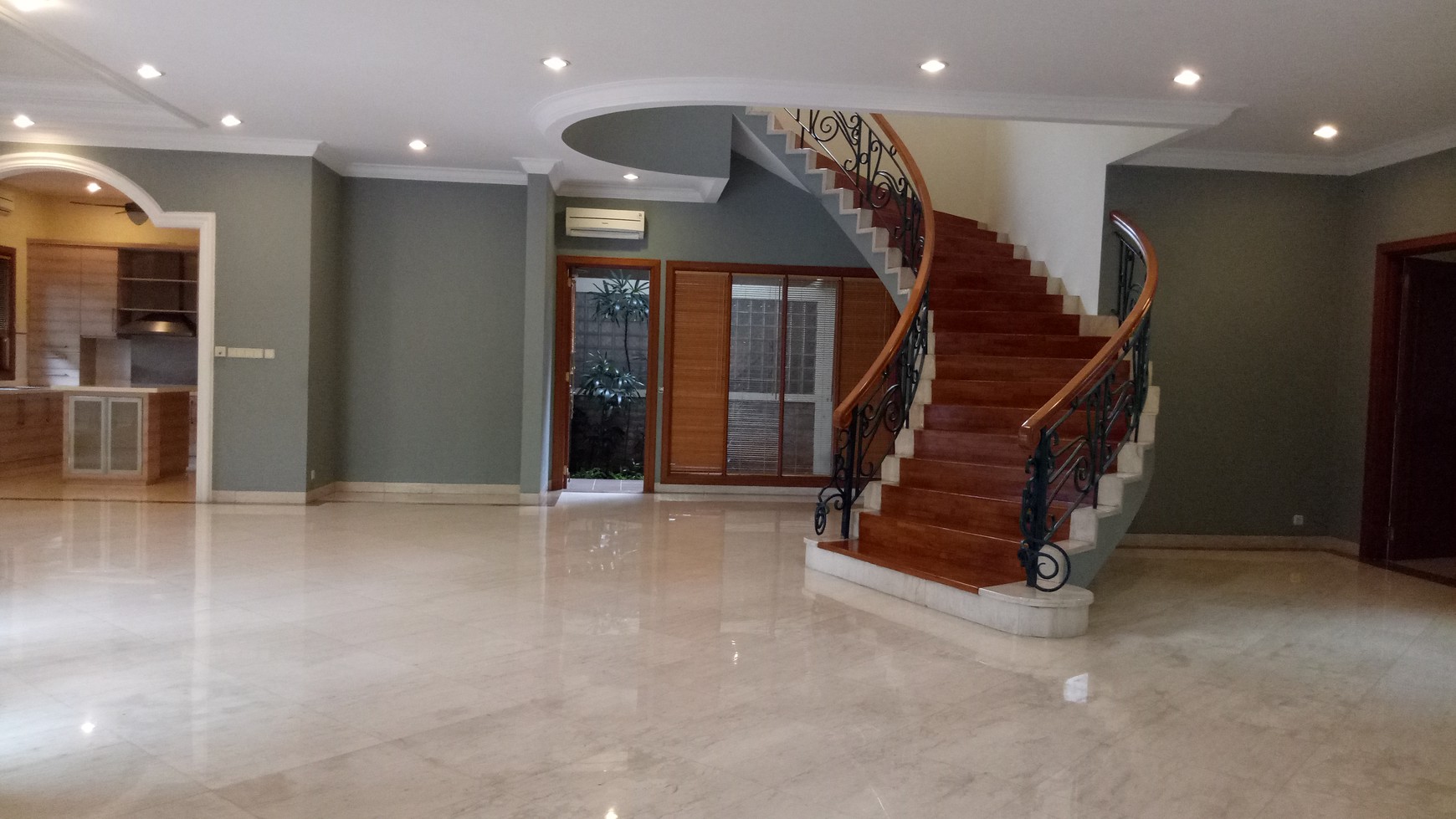 Luxury house in Pondok Indah area.