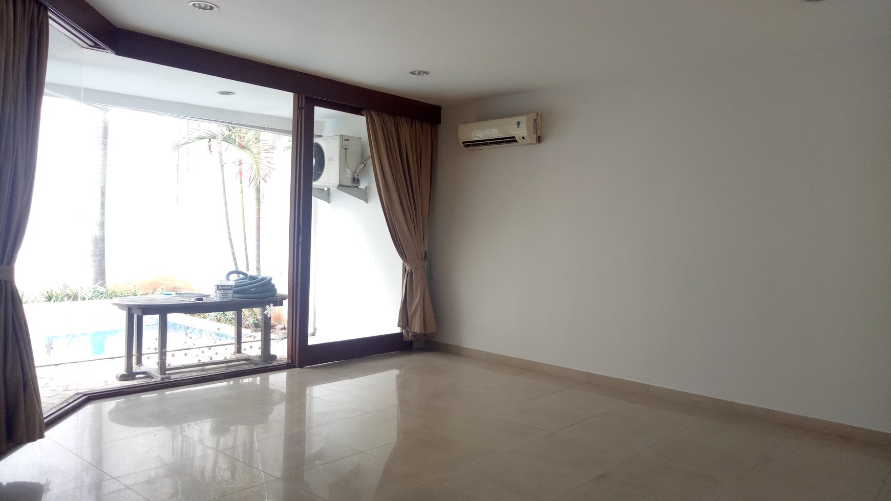 Luxury house in Senopati area ready for Rent