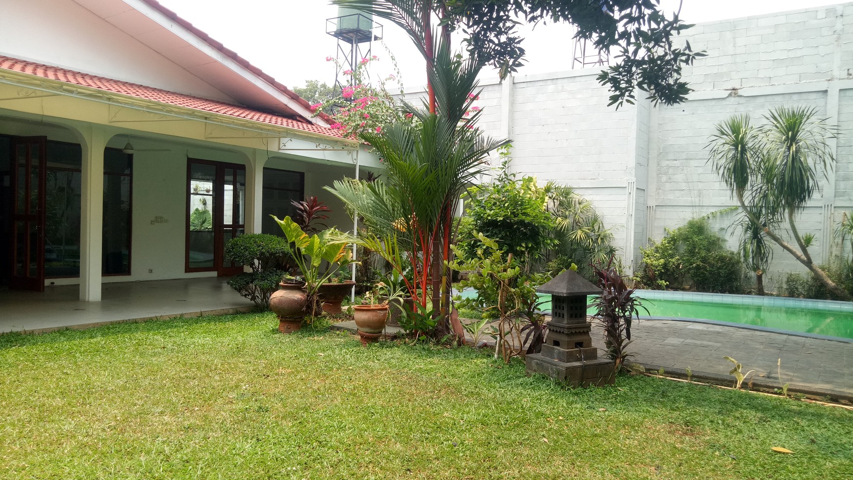 Luxury house in Kemang area ready for rent