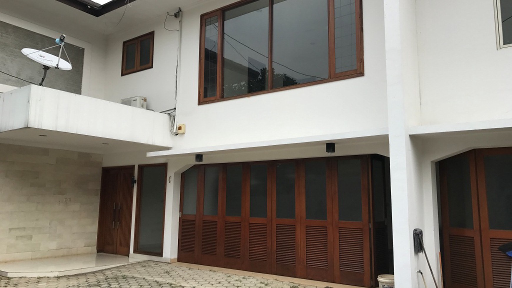 Beautiful Townhouse For Rent at Kemang