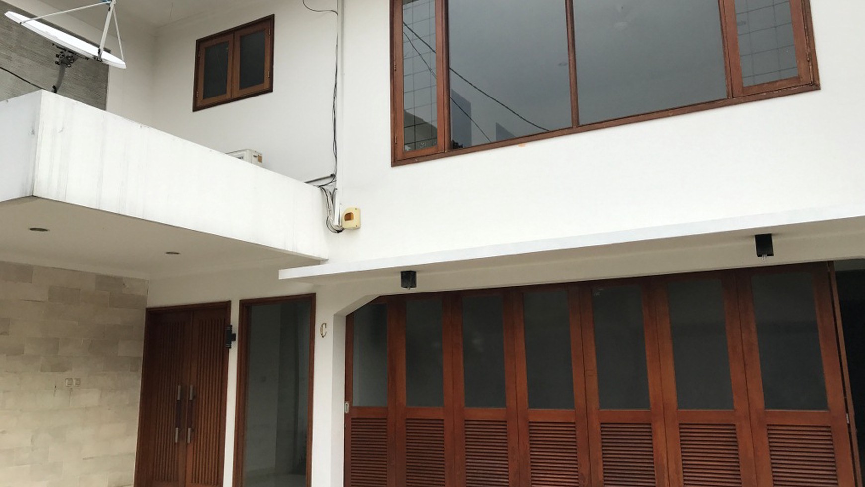 Beautiful Townhouse For Rent at Kemang