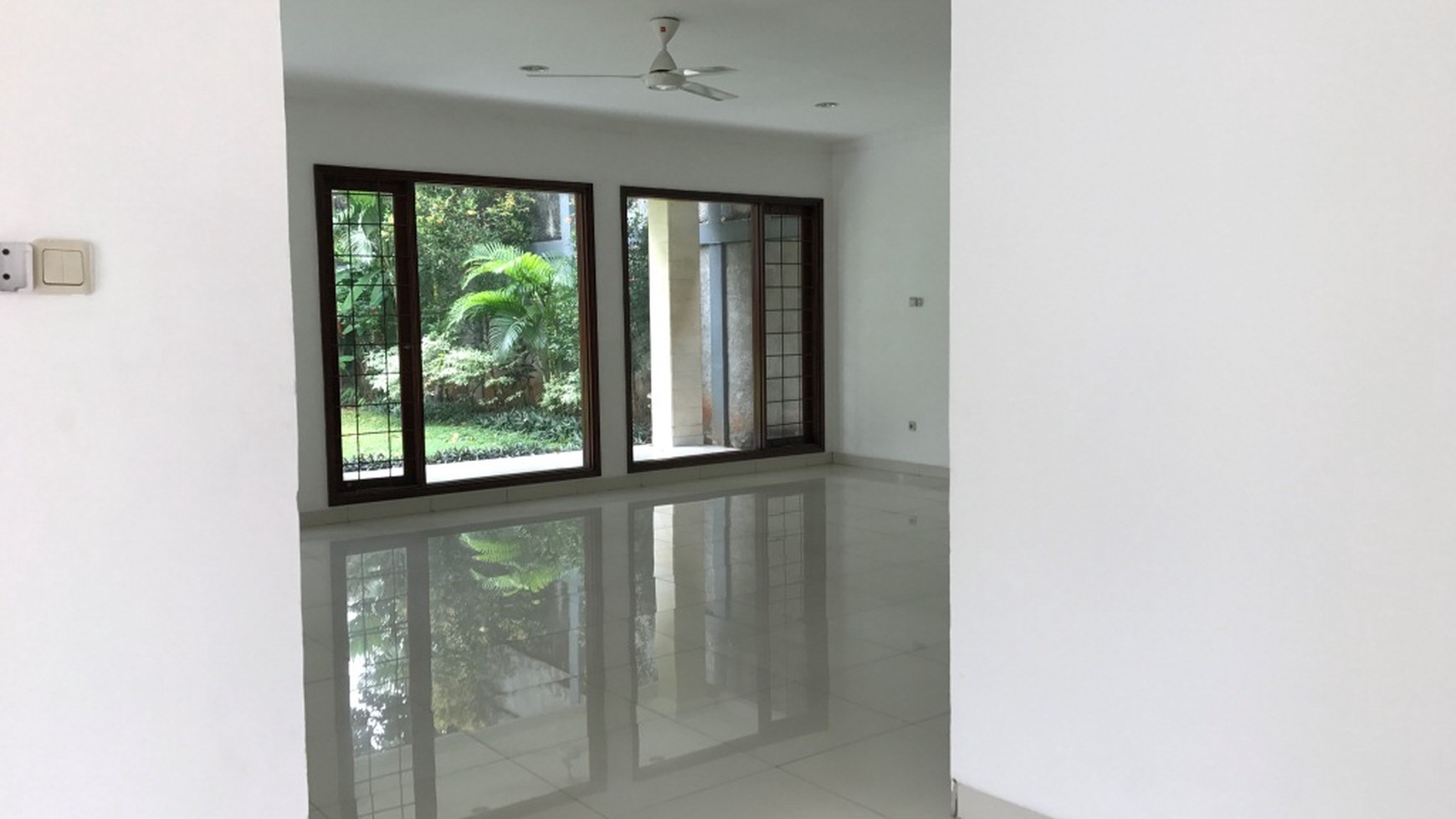 Beautiful Townhouse For Rent at Kemang