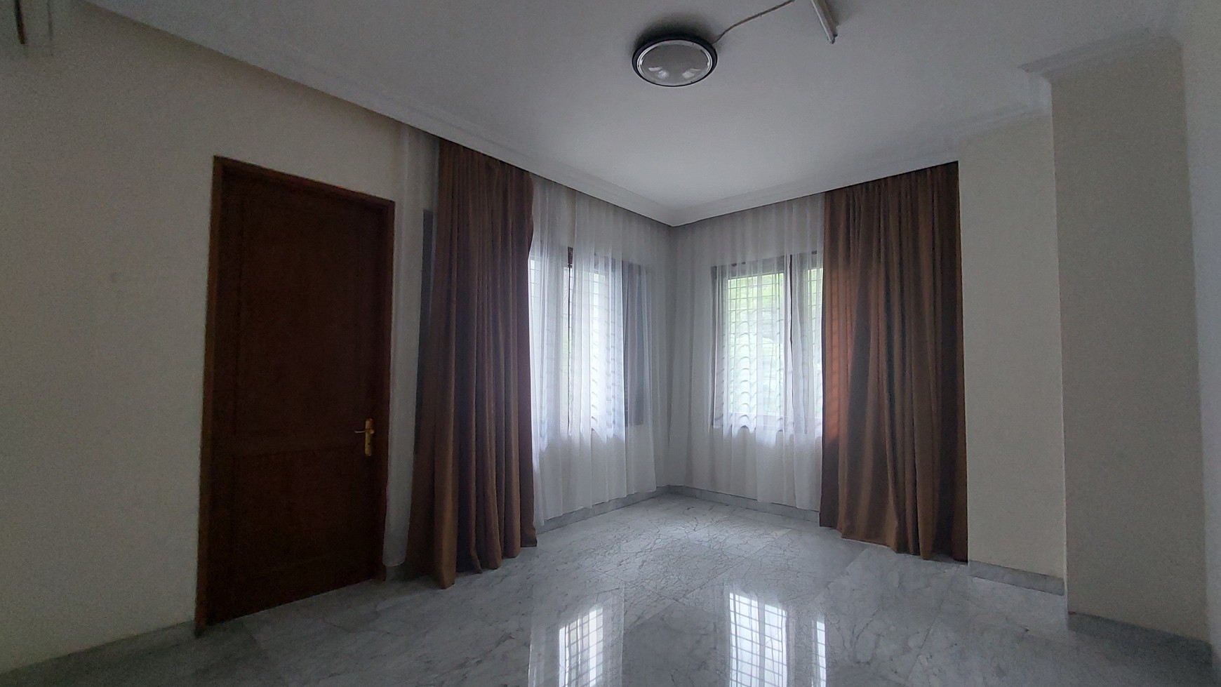 Luxury House in Senayan Good For Expatriate, Embassy Residential