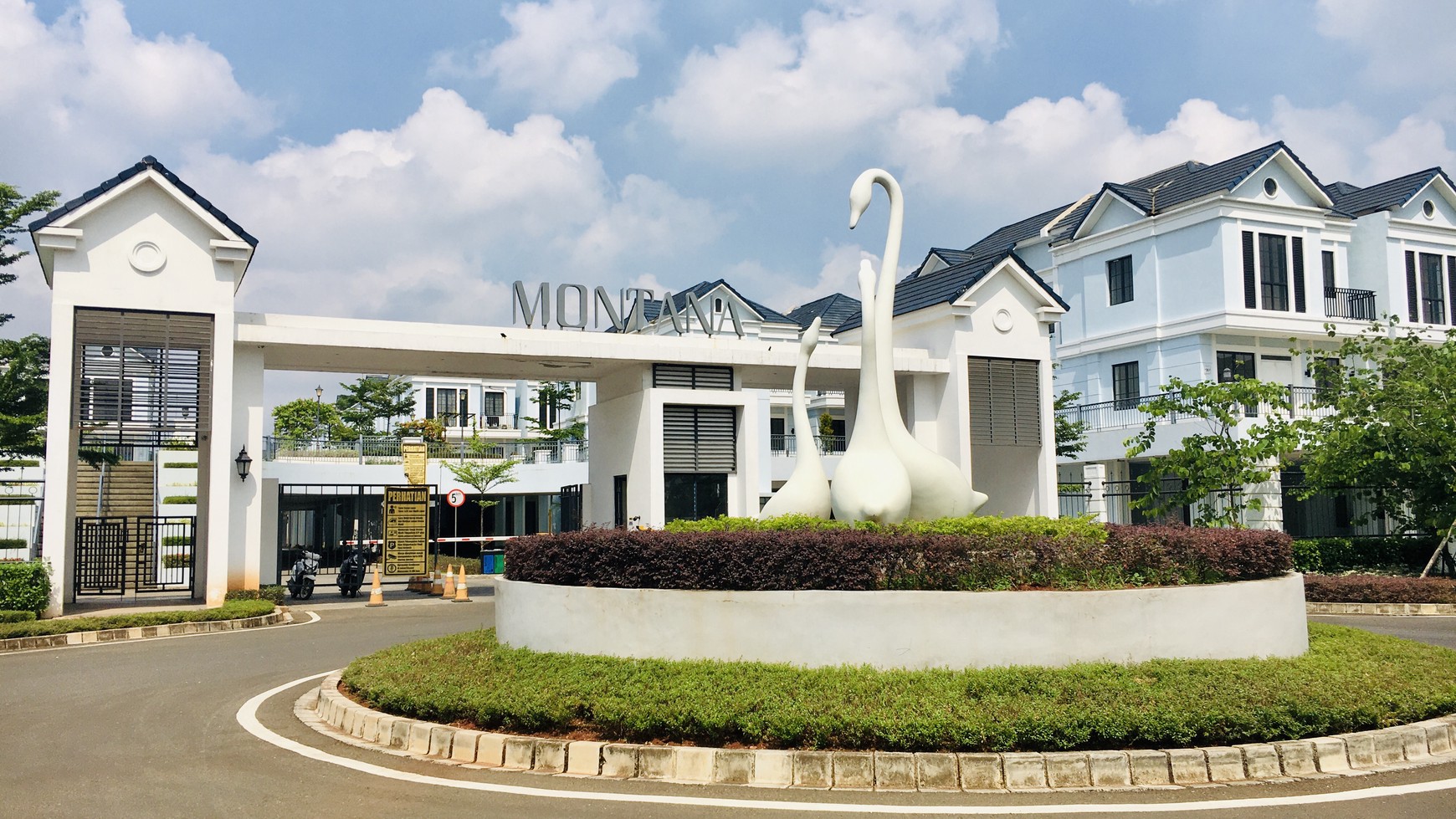 DIJUAL RUMAH DI SWAN CITY CLUSTER MONTANA, LAVON 2 