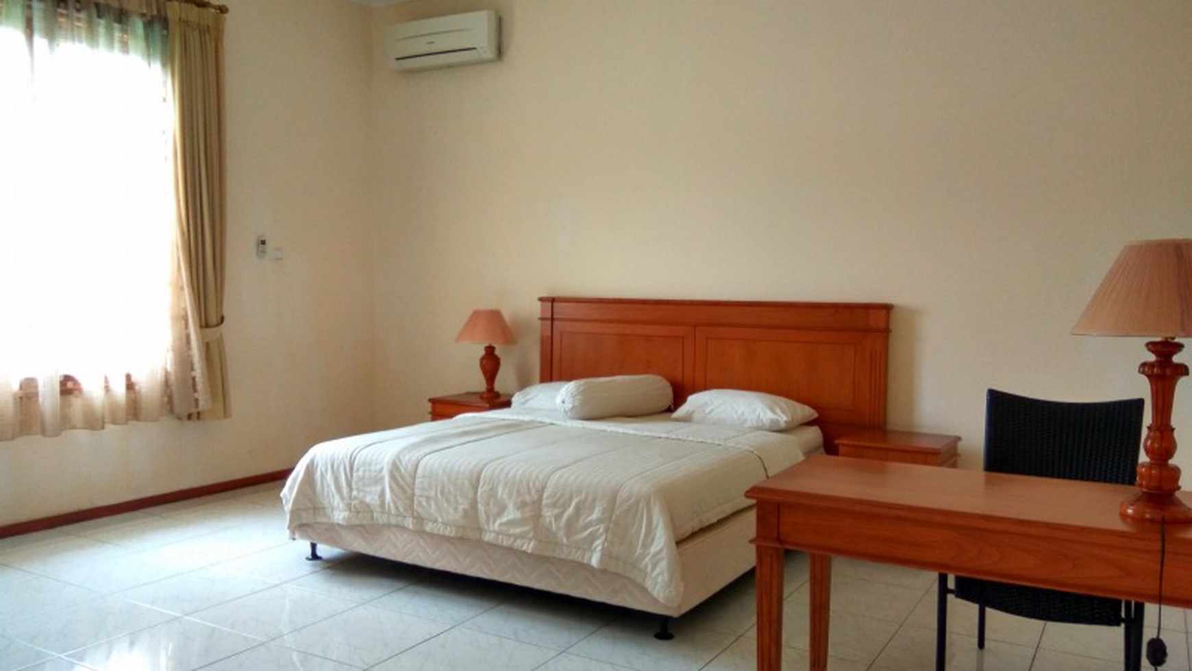 Bright & nice house In Kemang area for expatriat and others "The price can be negotiable"