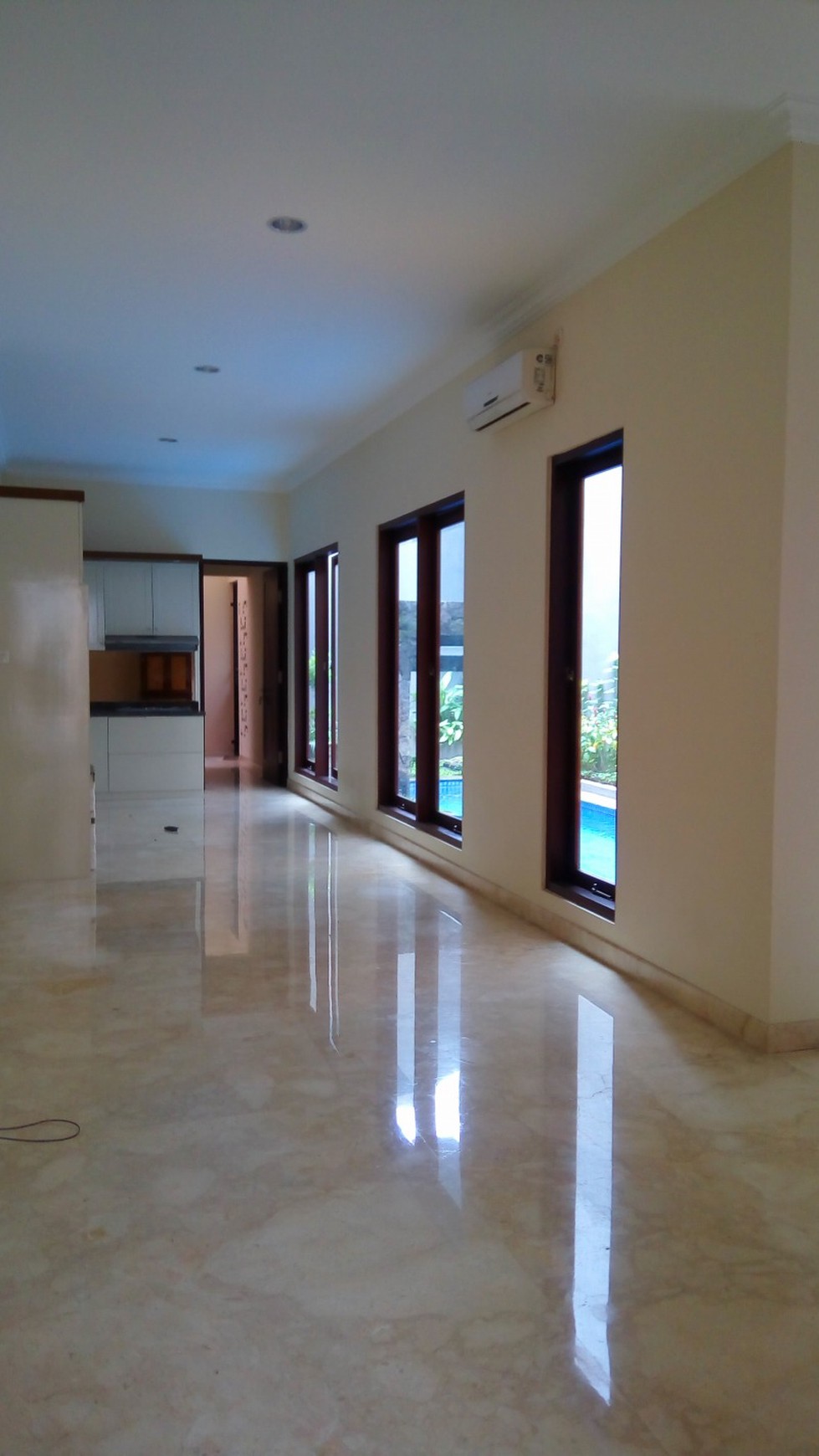 Good house in strategic location of Menteng Jakarta  "The price can be negotiable"