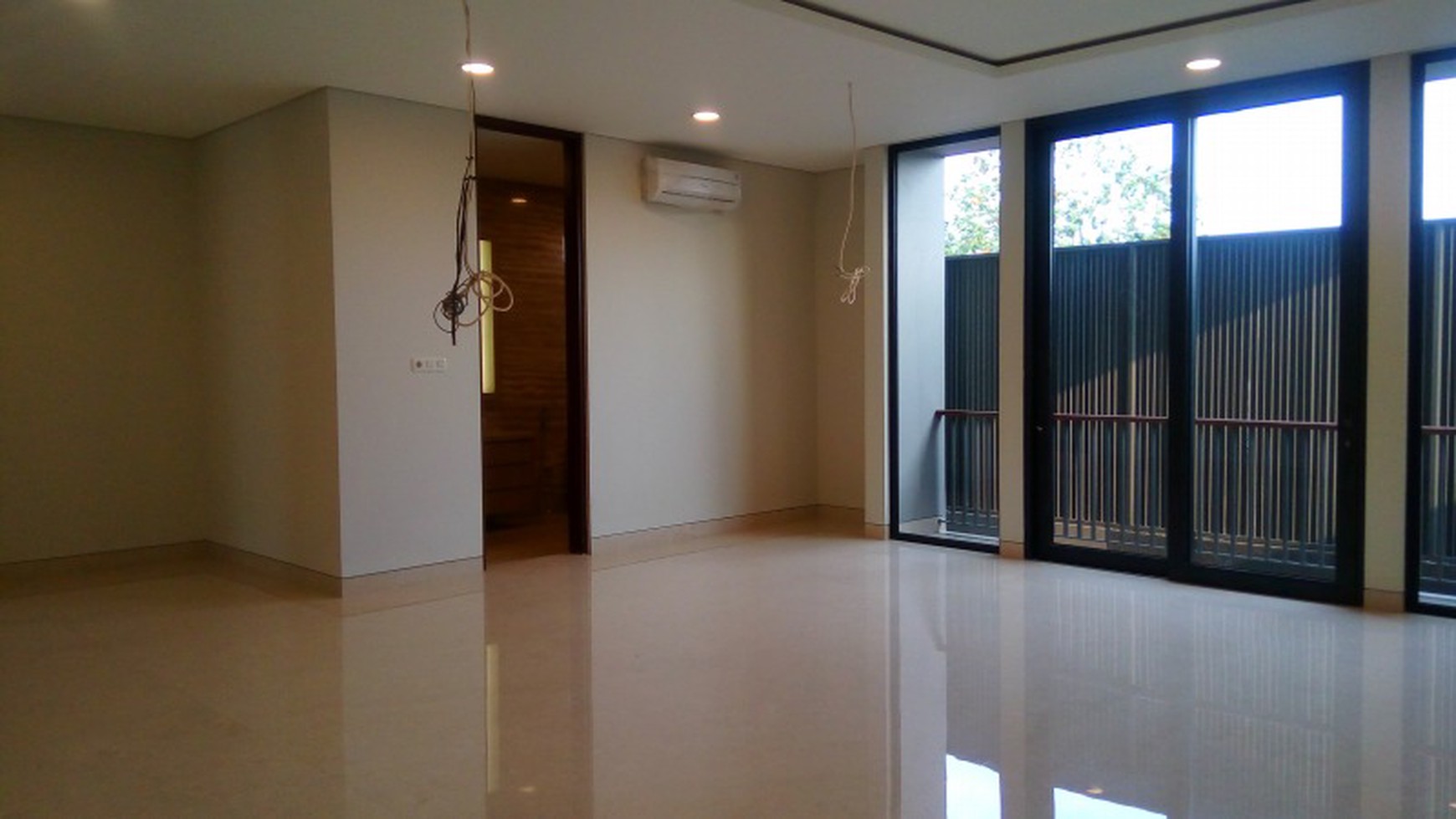 Comfortable and beautiful house In area Menteng for expatriat and others "The price can be negotiable"