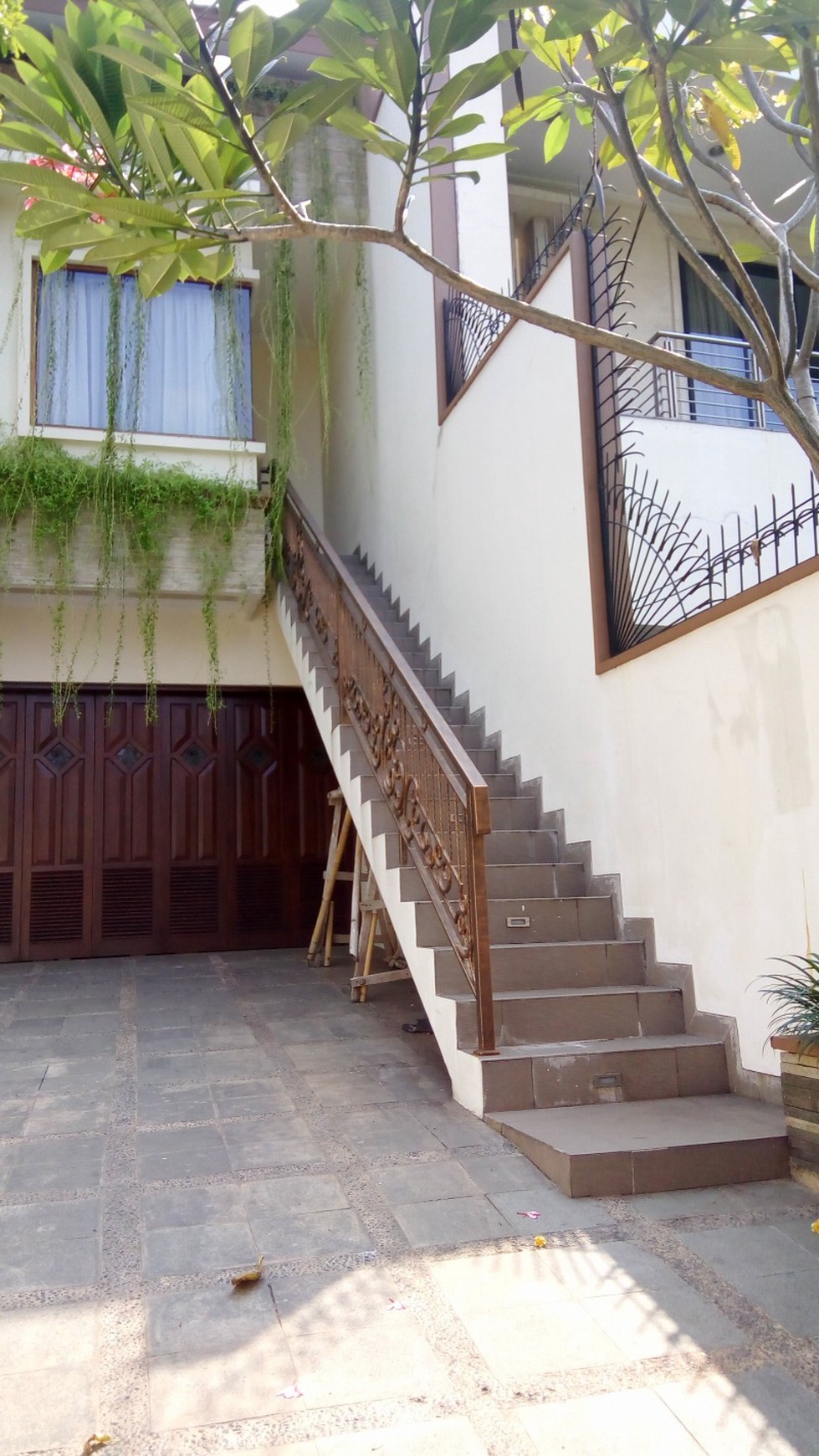 Good house in strategic location of Menteng Jakarta  "The price can be negotiable"