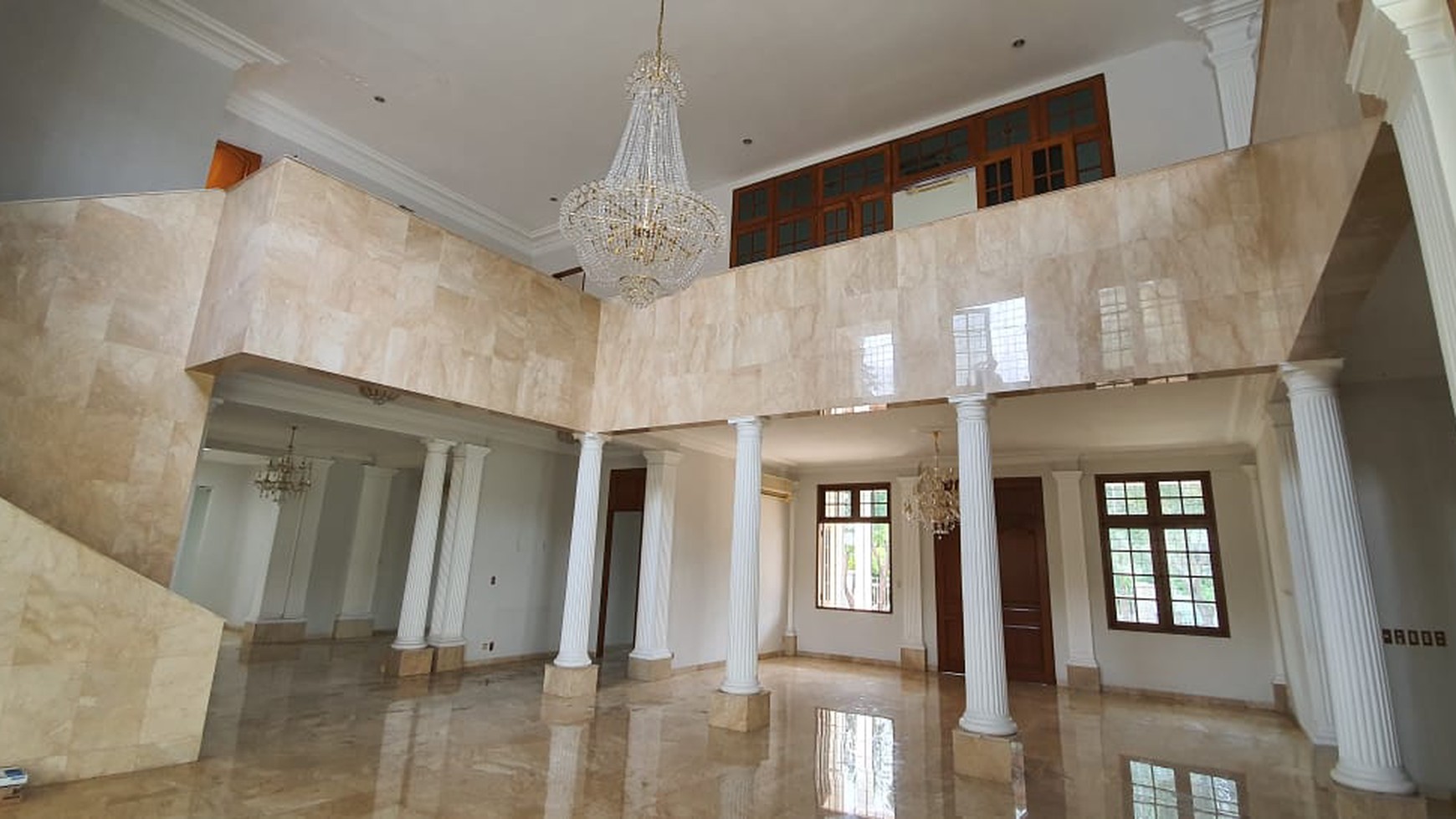 Luxury house in Permata Hijau area 