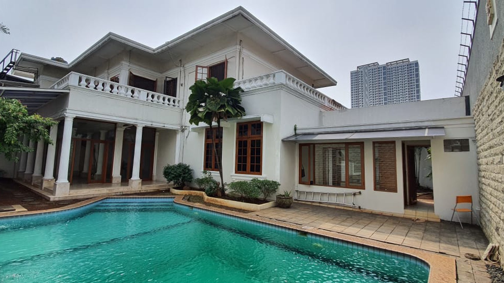 Luxury house in Permata Hijau area 