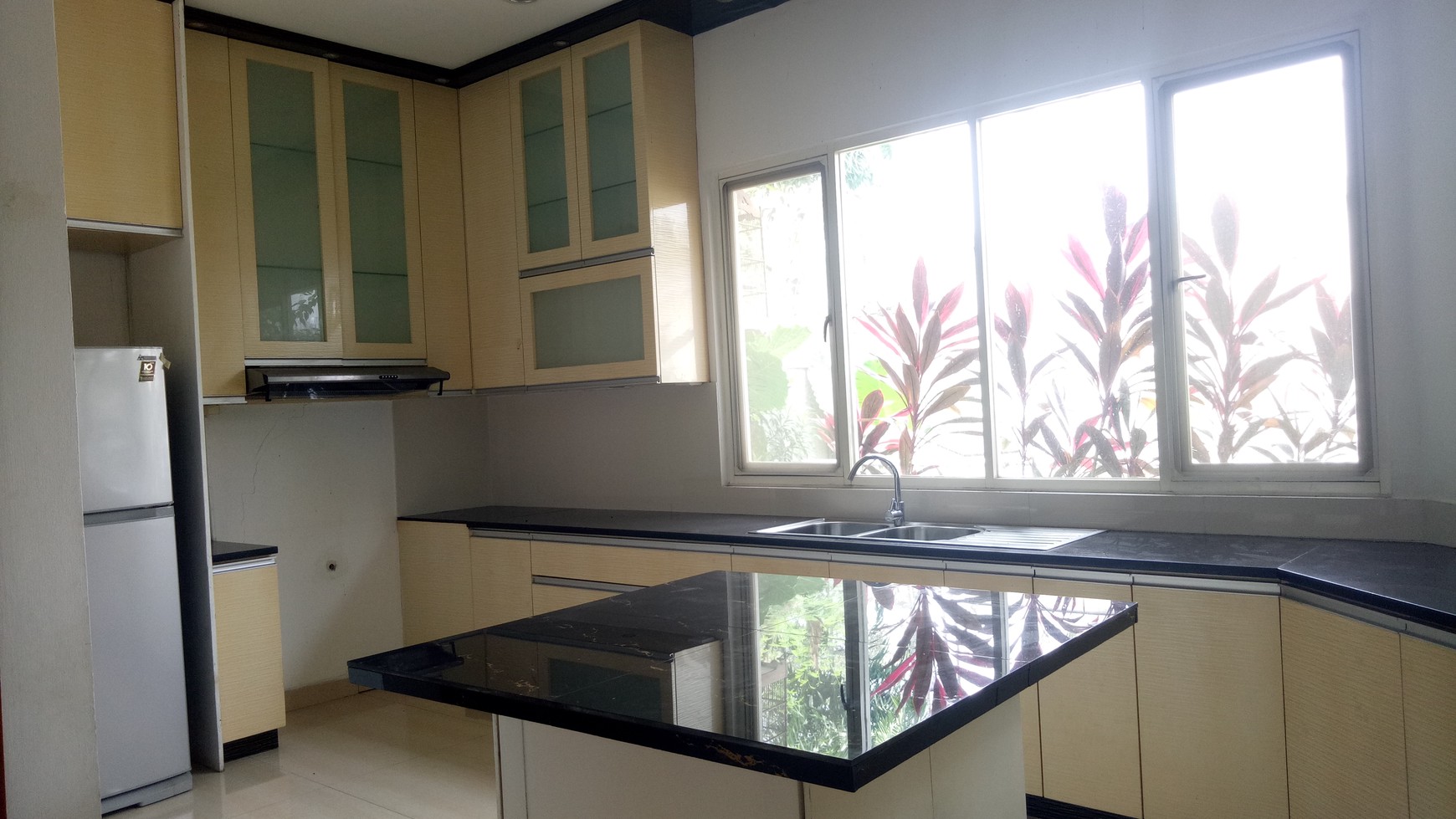 Luxury house in Pejaten suitable for office