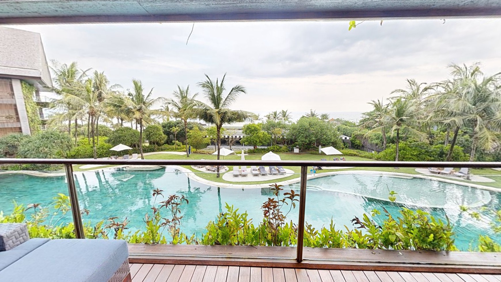 Leasehold - Oceanfront Luxury Serene 2 Bedroom Residence with Sunset Views in Canggu