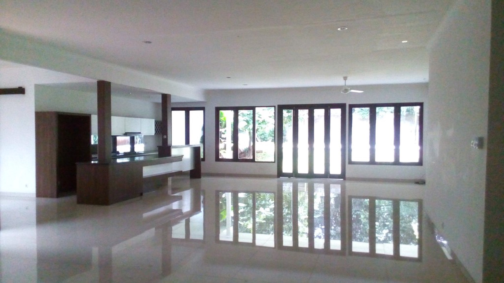 Beautiful House for rent in the prime area of Kemang