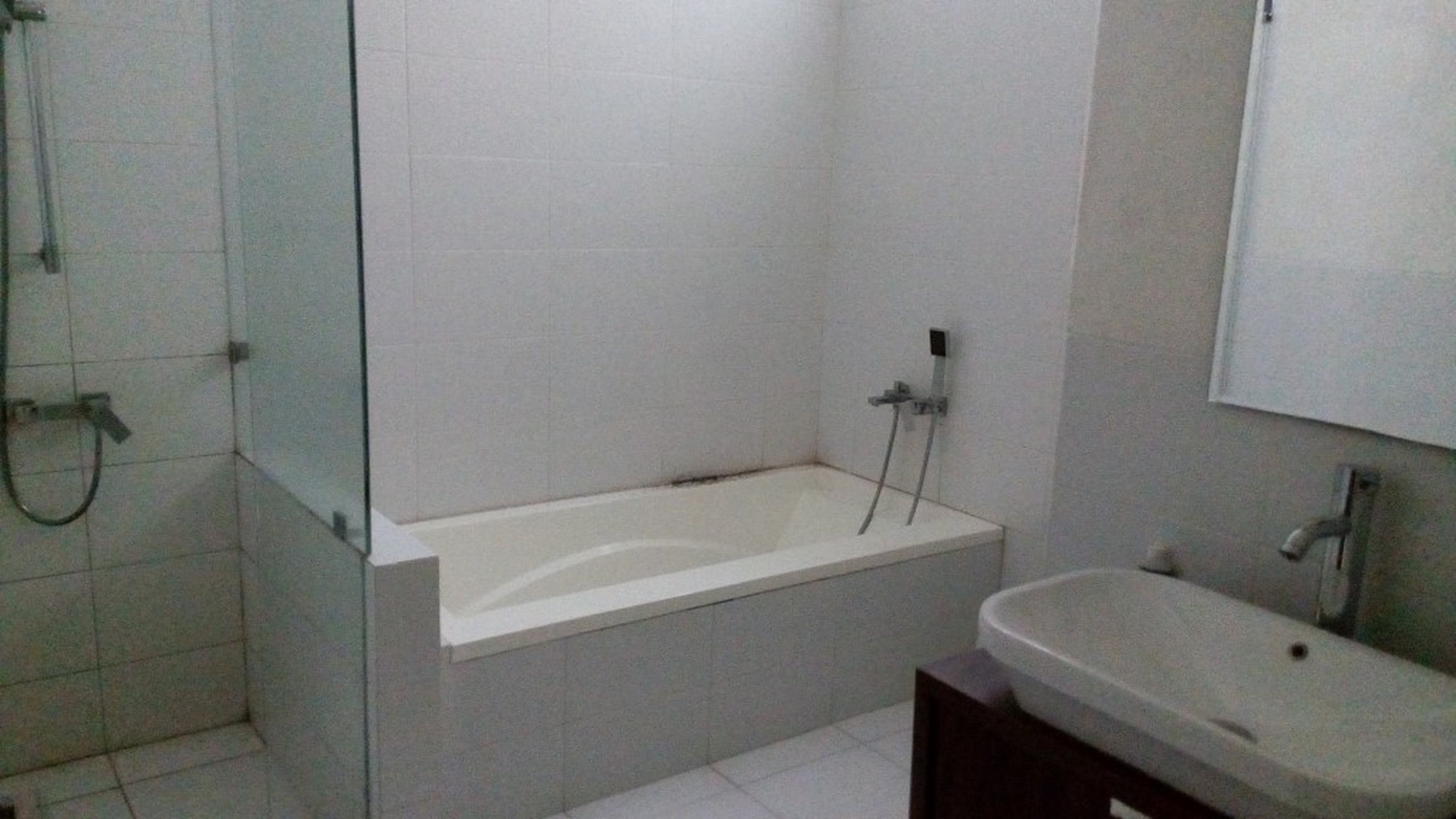 Beautiful House for rent in the prime area of Kemang