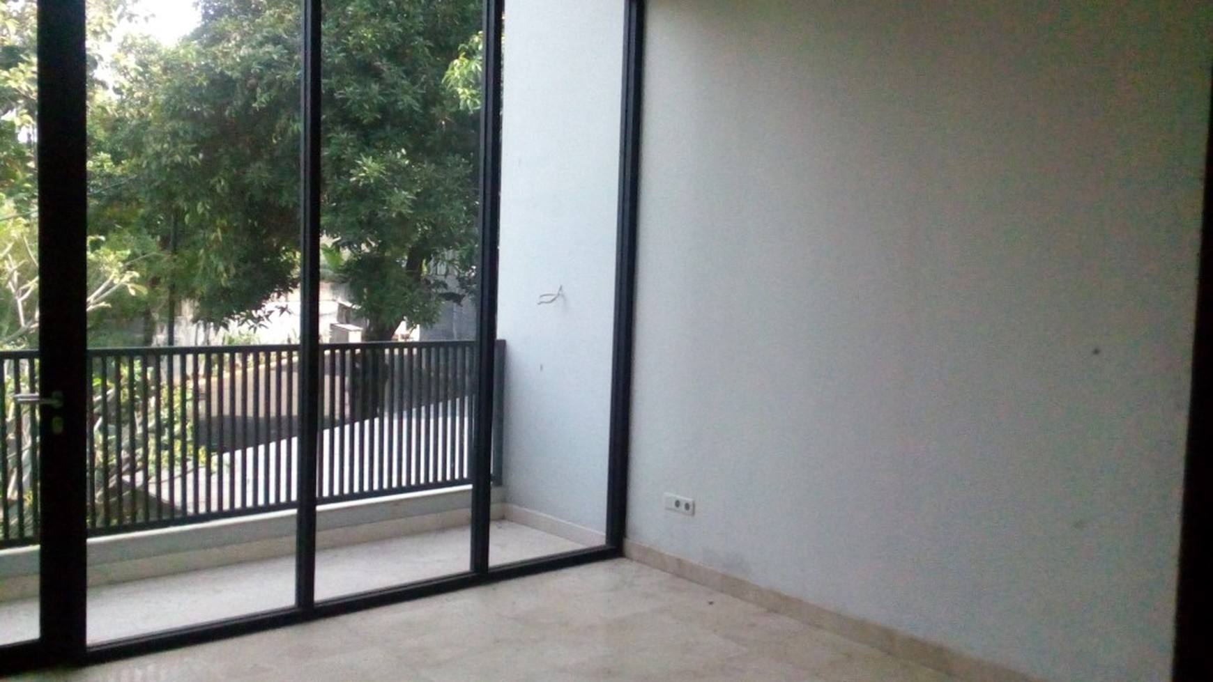 beautiful house in the prime area of Kemang