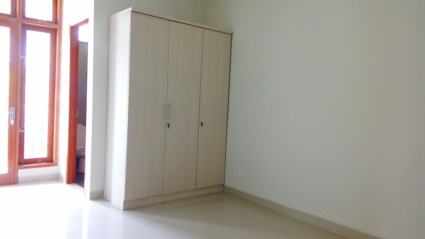 Good house in strategic location of south Jakarta  "The price can be negotiable"