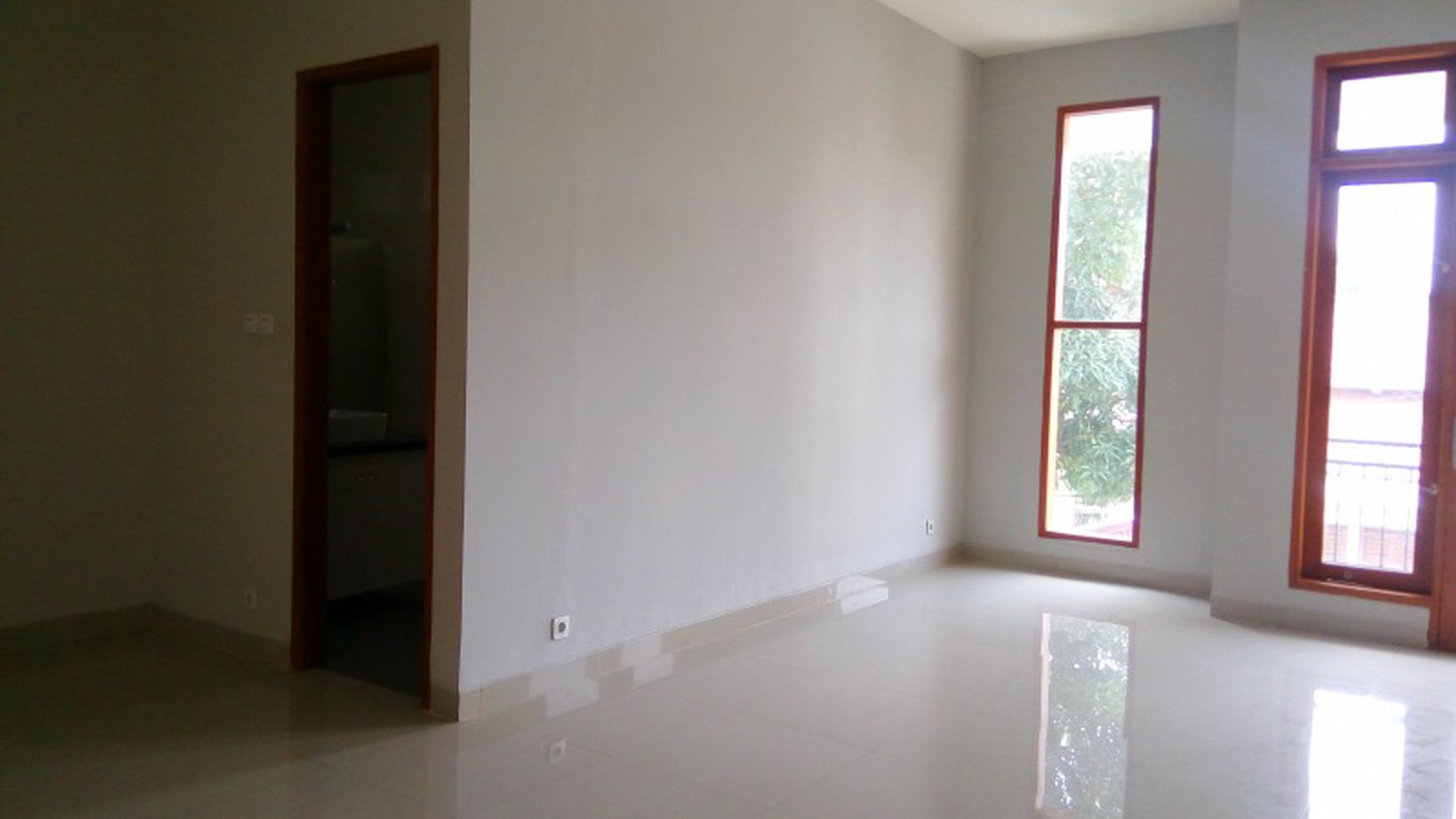 Good house in strategic location of south Jakarta  "The price can be negotiable"