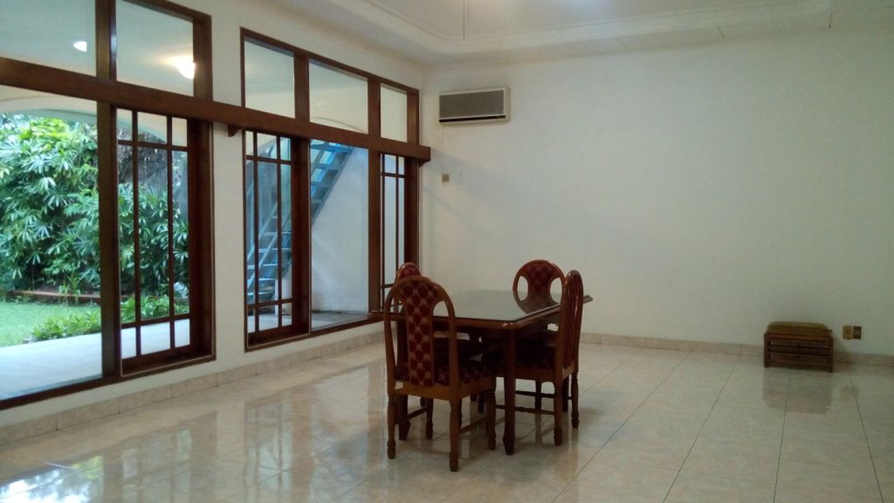 Classic House with Big Garden in Strategic Location of Kemang " The Price Can Be Negotiable "