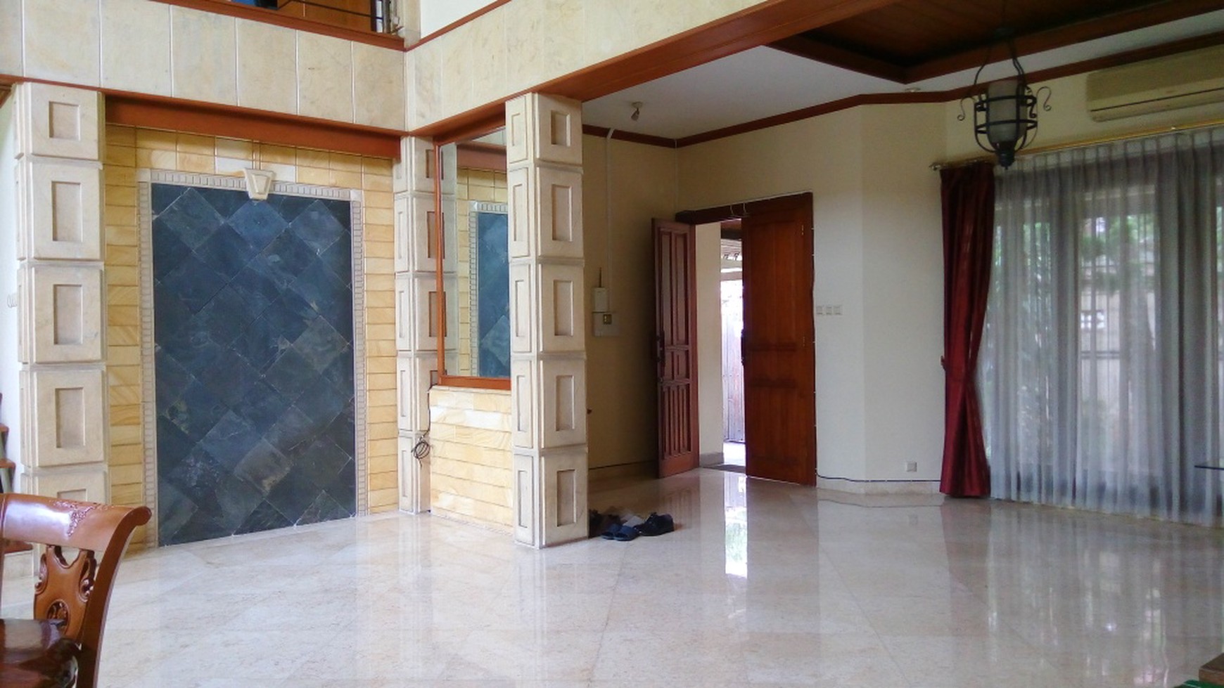 Comfortable and hommie house in area kemang for expatriat and others " The Price Can Be Negotiable "