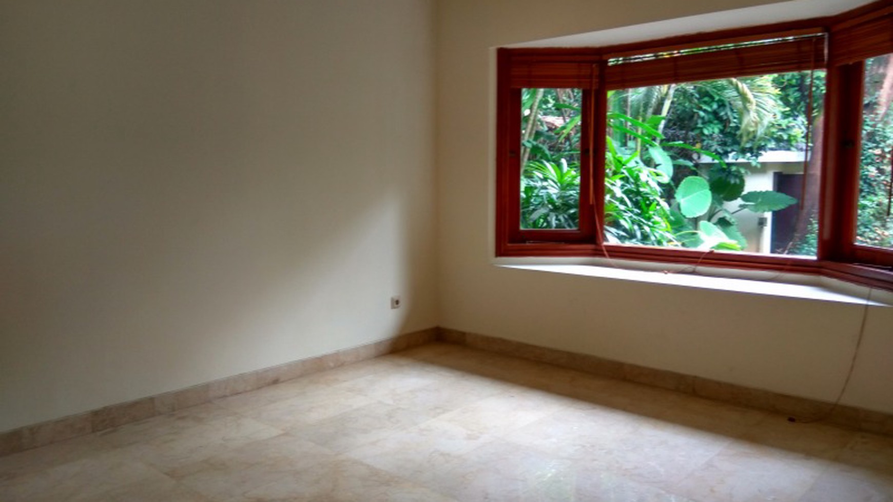 Nice house in kemang area for expatriat and others "the price can be negotiable"